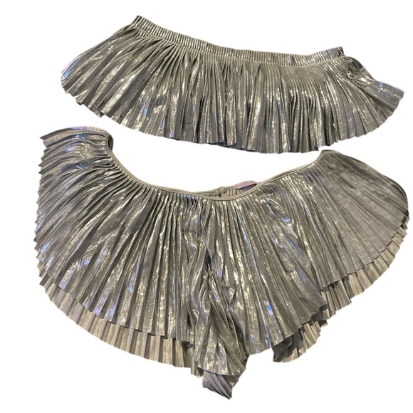 SAVAGE X FENTY Silver Pleated short set - Picture 5 of 5